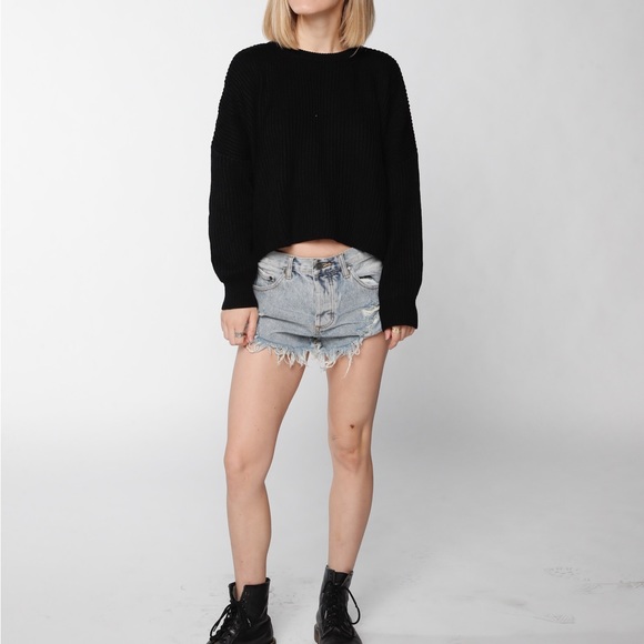 Black sweater - Picture 2 of 2